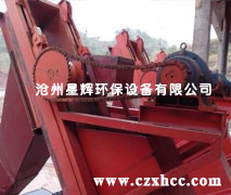  脫水斗式提升機作為選煤廠常用的機械設備,T/L脫水斗式提升機其設計的自動化先進程度,結構布置方式,使用安全性,可靠性、連續性和高效運行將直接影響選煤廠生產成本.